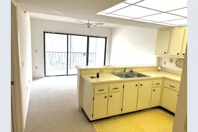 425 30th Avenue W #C204, Bradenton, FL 34205 - Photo 9