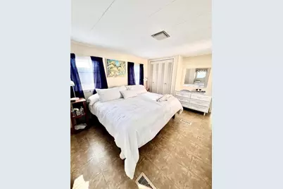 36 N Starboard Drive, Venice, FL 34285 - Photo 11