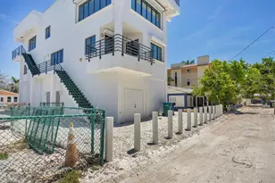 2918 Avenue E, Holmes Beach, FL 34217 - Photo 31
