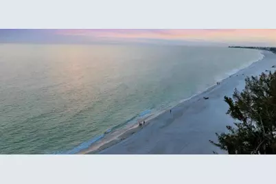 2918 Avenue E, Holmes Beach, FL 34217 - Photo 9