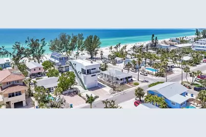 2918 Avenue E, Holmes Beach, FL 34217 - Photo 3