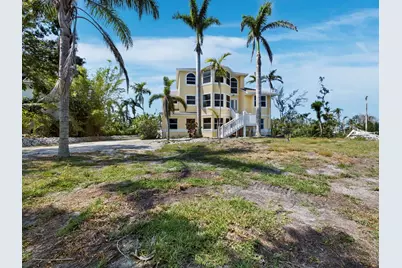 9315 9th Avenue NW, Bradenton, FL 34209 - Photo 3