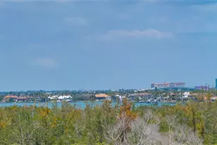 1750 Benjamin Franklin Dr, Sarasota, FL 34236 - Photo 5