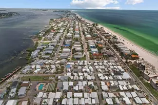 2601 Gulf Dr N, Bradenton Beach, FL 34217 - Photo 3