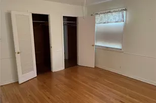 2415 Pelican Dr, Sarasota, FL 34237 - Photo 9