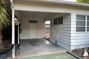 2415 Pelican Dr, Sarasota, FL 34237 - Photo 3