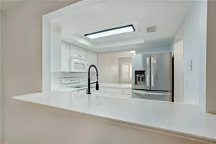 928 Sunridge Dr, Sarasota, FL 34234 - Photo 9