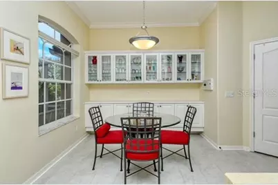 9480 Forest Hills Circle, Sarasota, FL 34238 - Photo 5