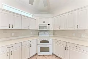 585 Khyber Ln, Venice, FL 34293 - Photo 13