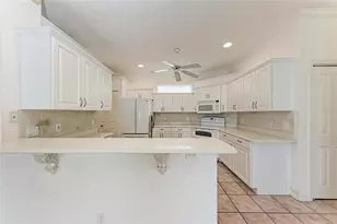 585 Khyber Ln, Venice, FL 34293 - Photo 11