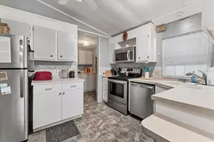 6710 36th Ave E, Palmetto, FL 34221 - Photo 11