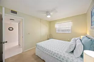 102 Capri Isles Blvd, Venice, FL 34292 - Photo 23