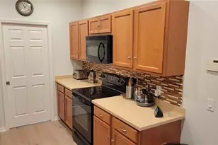 3716 82nd Ave Cir E, Sarasota, FL 34243 - Photo 5