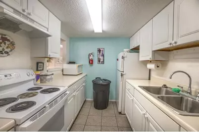 4015 Lake Bayshore Drive #108, Bradenton, FL 34205 - Photo 31