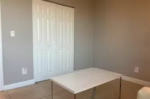 2755 Coconut Bay Ln, Sarasota, FL 34237 - Photo 5