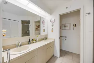 3662 Bonaventure Ct, Sarasota, FL 34243 - Photo 23