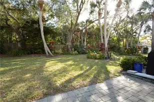 705 W Venice Ave, Venice, FL 34285 - Photo 17