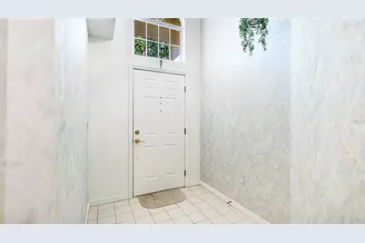 7044 Woodside Oaks Circle #9, Sarasota, FL 34231 - Photo 3