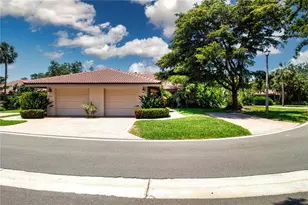 4812 Kestral Park Cir, Sarasota, FL 34231 - Photo 5