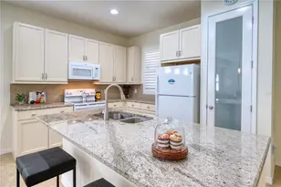 2945 Trustee Ave, Sarasota, FL 34243 - Photo 5