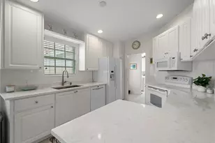 7641 Quinto Dr, Sarasota, FL 34238 - Photo 9