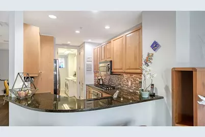 235 Cocoanut Avenue #108B, Sarasota, FL 34236 - Photo 17