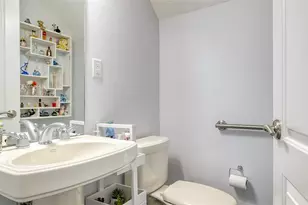 235 Cocoanut Ave, Sarasota, FL 34236 - Photo 11