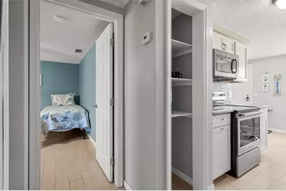 208 Peacock Lane, Holmes Beach, FL 34217 - Photo 15