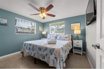 208 Peacock Lane, Holmes Beach, FL 34217 - Photo 31