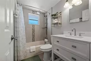 208 Peacock Ln, Holmes Beach, FL 34217 - Photo 19