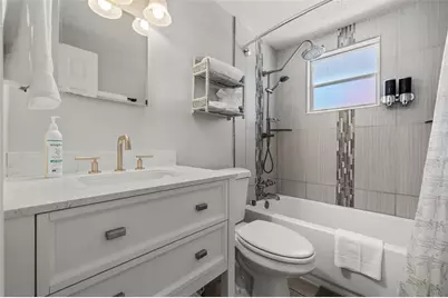 208 Peacock Lane, Holmes Beach, FL 34217 - Photo 33