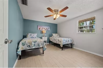 208 Peacock Lane, Holmes Beach, FL 34217 - Photo 33
