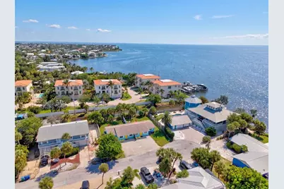 208 Peacock Lane, Holmes Beach, FL 34217 - Photo 7