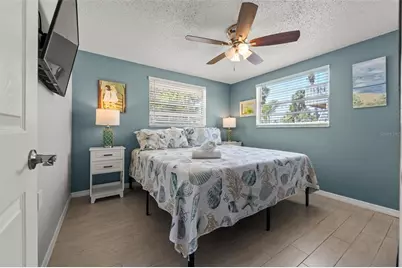 208 Peacock Lane, Holmes Beach, FL 34217 - Photo 15