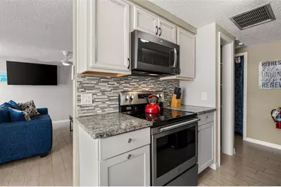 208 Peacock Lane, Holmes Beach, FL 34217 - Photo 29