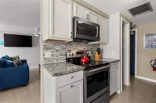 208 Peacock Ln, Holmes Beach, FL 34217 - Photo 29