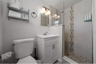 208 Peacock Lane, Holmes Beach, FL 34217 - Photo 17