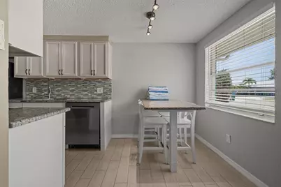 208 Peacock Lane, Holmes Beach, FL 34217 - Photo 27