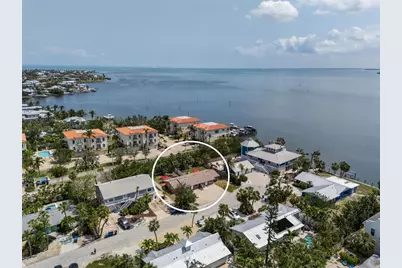 208 Peacock Lane, Holmes Beach, FL 34217 - Photo 39
