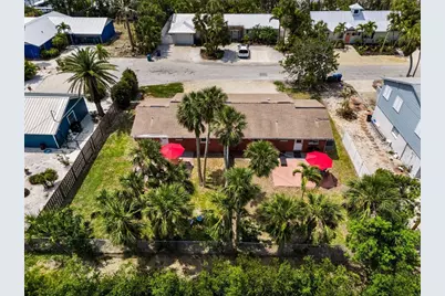 208 Peacock Lane, Holmes Beach, FL 34217 - Photo 37