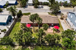 208 Peacock Ln, Holmes Beach, FL 34217 - Photo 37