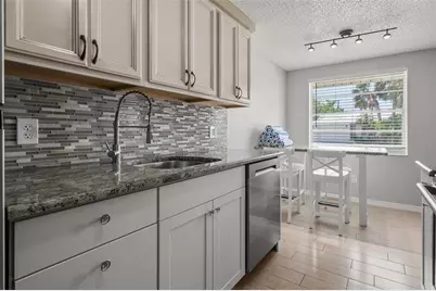 208 Peacock Lane, Holmes Beach, FL 34217 - Photo 29