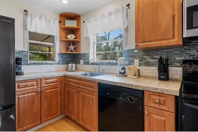 3018 Gulf Drive, Holmes Beach, FL 34217 - Photo 11