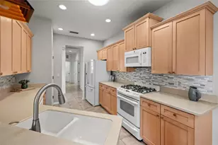 4322 Reflections Pkwy, Sarasota, FL 34233 - Photo 9