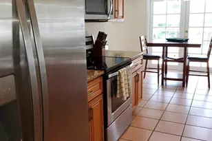 2745 Cardwell Way, Sarasota, FL 34231 - Photo 9