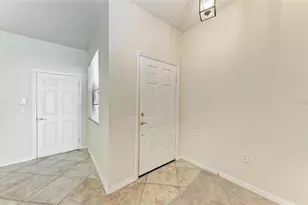 4309 Via Piedra Cir, Sarasota, FL 34233 - Photo 5