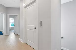 5561 Cannes Cir, Sarasota, FL 34231 - Photo 5