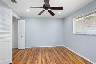 635 N Jefferson Ave, Sarasota, FL 34237 - Photo 17