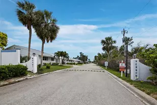 4745 Independence Dr, Bradenton, FL 34210 - Photo 31