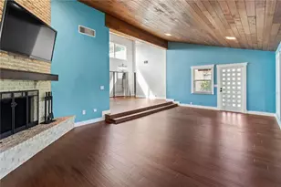 911 Cimarron Cir, Bradenton, FL 34209 - Photo 9